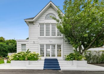 Capri Hotel and Restaurant exterior