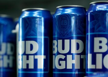 A survey by Deutsche Bank found that the number of Bud Light drinkers unlikely to buy the brand in the near future decreased to 3%.