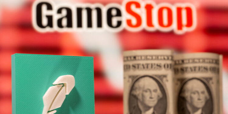 Gazing at new year's ball