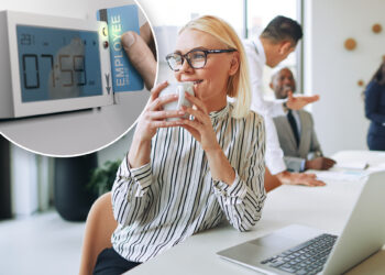 New 'coffee badging' job trend has some business leaders on high alert