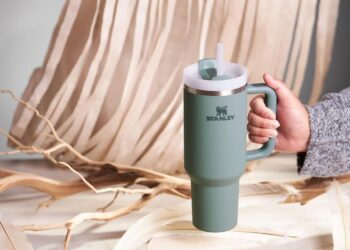 Fake Stanley Tumblers sold by 'shady' scammers, cops warn