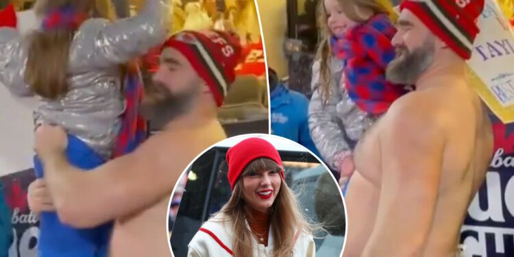 How Taylor Swift Reacted To Moment With Young Bills Fans And Jason Kelce Noti Group 1117