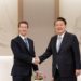 Metaa CEO Mark Zuckerberg shakes hands with South Korean President Yoon Suk Yeol during his visit to Seoul on Feb. 29, 2024.