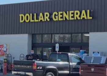 Dollar General is shutting down its self-checkout lanes in hundreds of stores to combat growing theft.