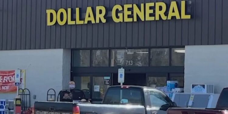 Dollar General is shutting down its self-checkout lanes in hundreds of stores to combat growing theft.
