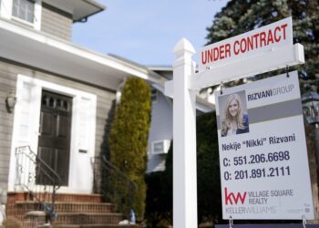 Home under contract sugn