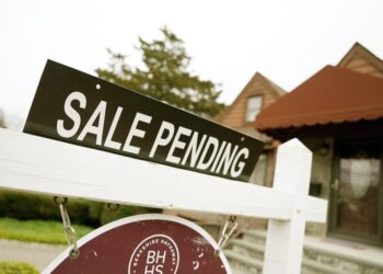 Pending sale sign