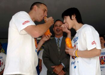 Joey Chestnut, Takeru Kobayashi to face off in Netflix hot dog eating competition