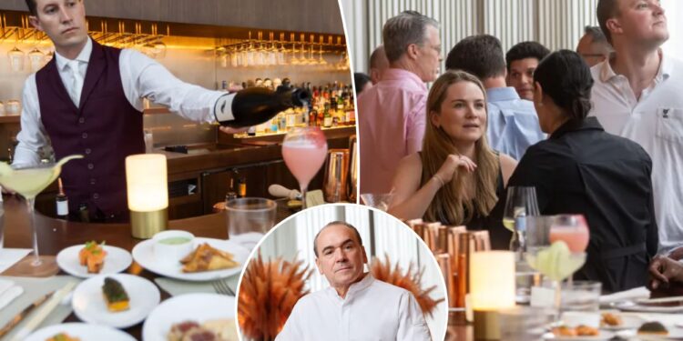 Wall Street brokers flock to Four Twenty Five in NYC for 'power hour' after markets close