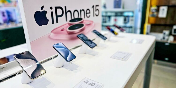 iPhone 15s on display