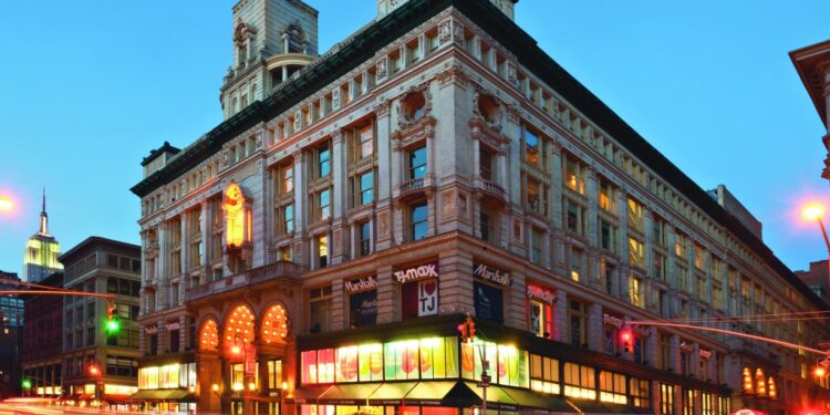 The 1896-vintage, cast-iron building at 620 Sixth Ave. continues to rebound after being half-empty following pandemic.