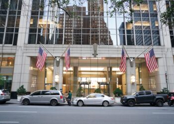 The fully-leased building's tenants include Mutual of America and Raymon James.