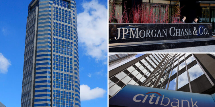 Rank-and-file bank workers sell client data to online scammers: report