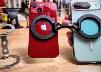 Double magnetic rings are here to stick your phone to anything