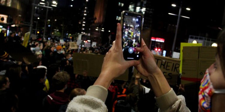 How to hide faces and scrub metadata when you photograph a protest