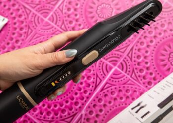 L’Oreal’s nifty hair coloring wand is on sale for its lowest price to date