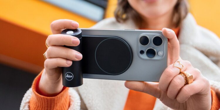 Leica made a $329 iPhone camera grip