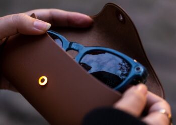 Let’s talk about the battery in smart glasses