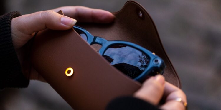 Let’s talk about the battery in smart glasses