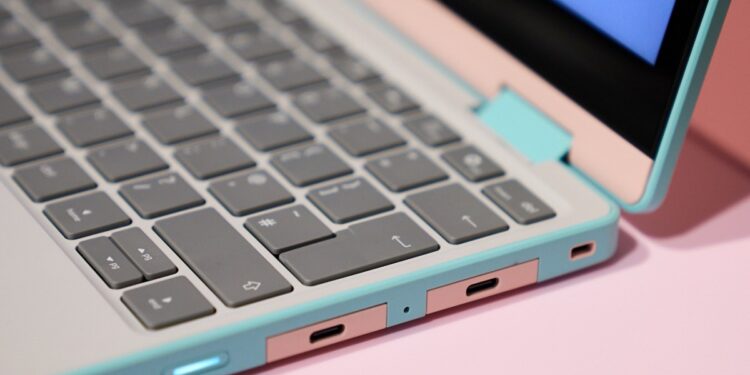 Mint and pink: a closer look at the backflipping Framework Laptop 12