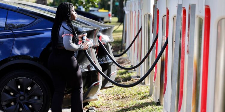 Tesla will install dozens of Superchargers at Steak ‘n Shake restaurants.