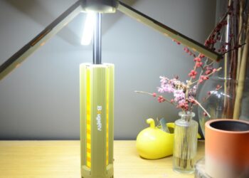BougeRV’s telescopic lantern is ridiculously versatile