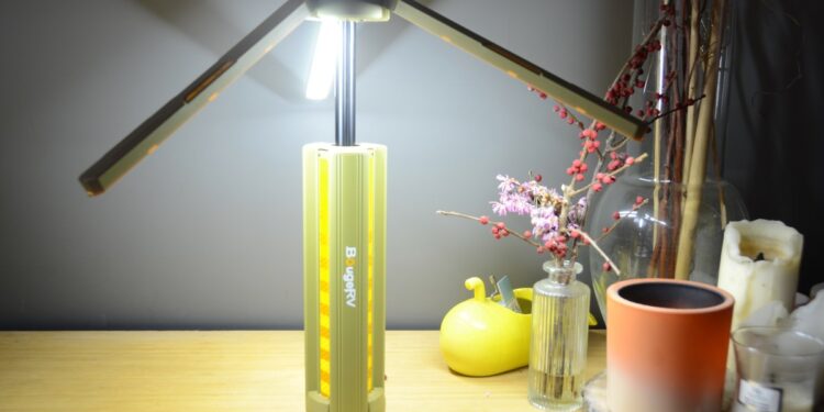 BougeRV’s telescopic lantern is ridiculously versatile