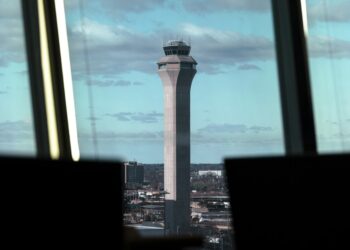 FAA staff reportedly ordered to find funding for deal with Musk’s Starlink