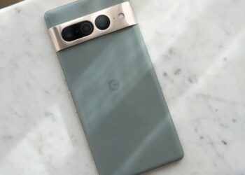 Google’s Pixel 7 Pro is on sale for just $199.99 right now