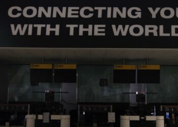 Heathrow airport shutdown creates travel chaos