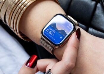 Opening iOS is good news for smartwatches