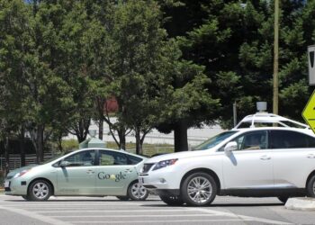 Self-driving cars: Google and others map the road to automated vehicles