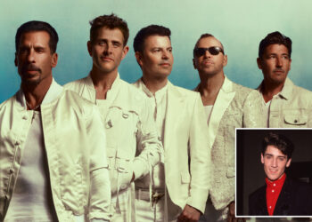 New Kids on the Block star Jonathan Knight let fans kidnap him on tour
