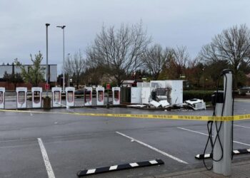 Tesla Supercharger damaged in possible explosion in Washington