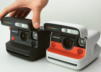 The Polaroid Flip will warn you about exposure issues before you shoot