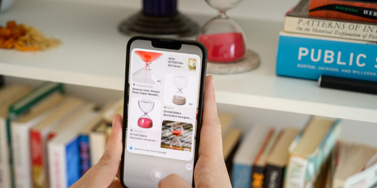 A hands-on photo of Apple’s iPhone 16E.
