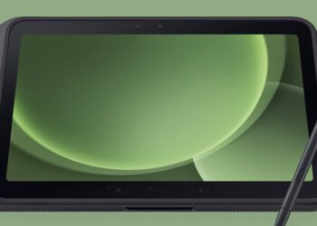 You can hot swap the battery on Samsung’s new rugged Galaxy Tab Active5 Pro tablet