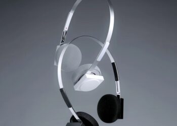 km5’s wireless Hp1 headphones have ‘80s Sony Walkman vibes