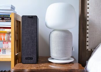 A photo of the Symfonisk bookshelf and lamp speakers.