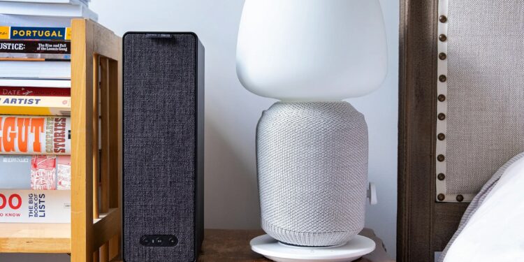 A photo of the Symfonisk bookshelf and lamp speakers.