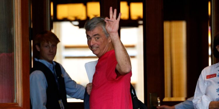 Apple’s Eddy Cue: ‘You may not need an iPhone 10 years from now’