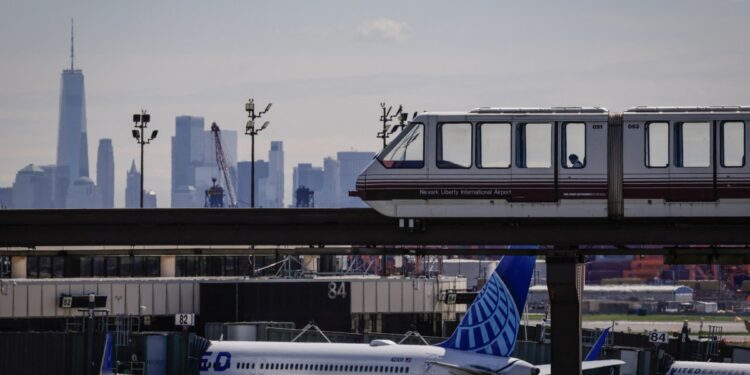 Newark Airport radar outage strikes again, delaying more flights