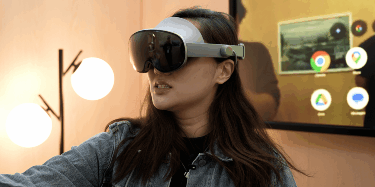 The Project Moohan VR headset.