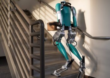 Amazon is reportedly training humanoid robots to deliver packages
