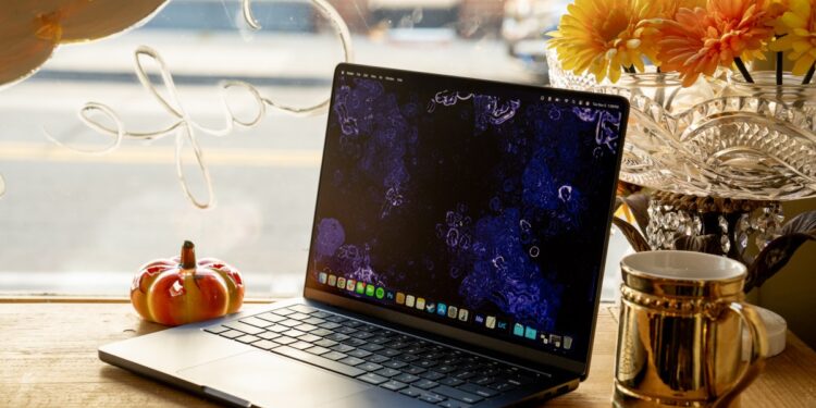 Apple’s 2024 M4 MacBook Pro with a 1TB SSD has never been this cheap