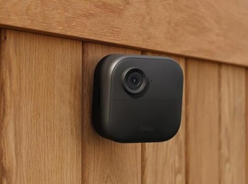 Blink outdoor 4 mounted on wooden fence