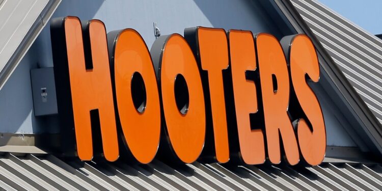 Hooters restaurant sign.