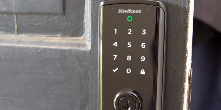 Kwikset Halo Select review: A smart compromise