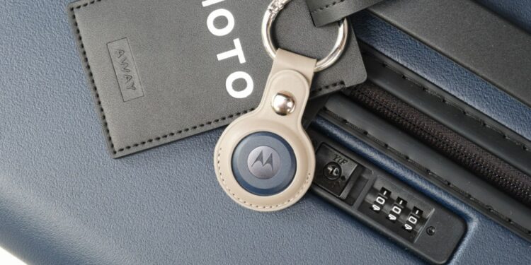 Moto Tag finally gets precise UWB location tracking