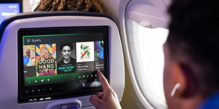 Spotify brings playlists, podcasts, and audiobooks to United flights